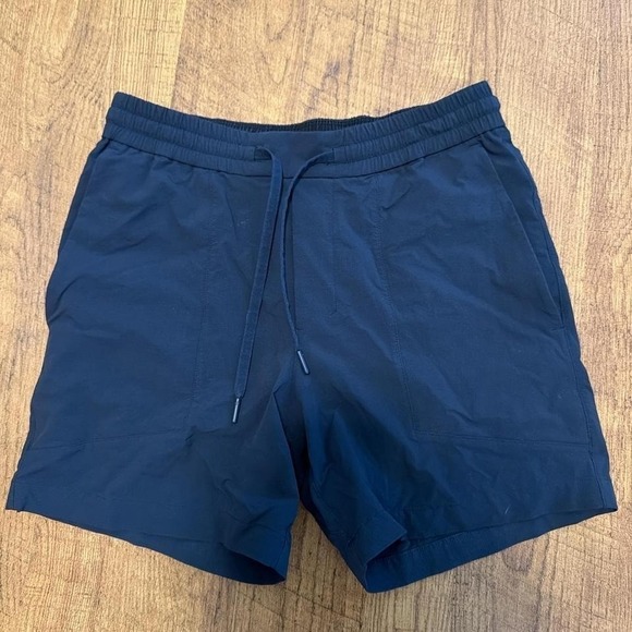 Lululemon Bowline Shorts Mens Navy Blue Water Repellent Elastic Waist Drawstring - Picture 1 of 3